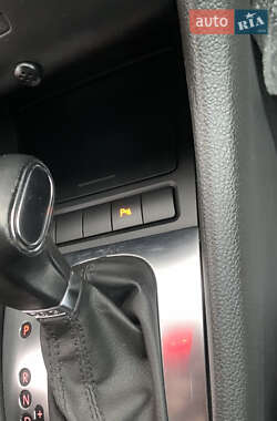 Хетчбек Volkswagen Golf 2009 в 