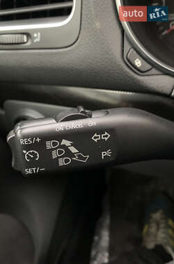Хетчбек Volkswagen Golf 2009 в 