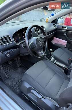 Універсал Volkswagen Golf 2010 в 