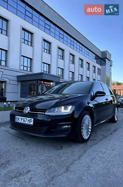 Хэтчбек Volkswagen Golf 2014 в Ровно