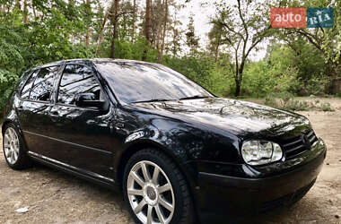 Хэтчбек Volkswagen Golf 2002 в Харькове