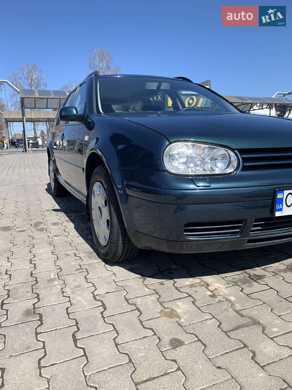 Volkswagen Golf 2004