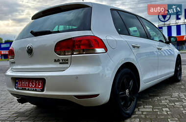 Хэтчбек Volkswagen Golf 2012 в 