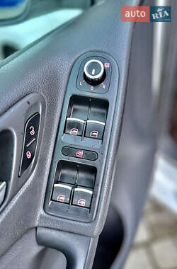 Хэтчбек Volkswagen Golf 2012 в 
