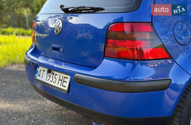 Хетчбек Volkswagen Golf 2000 в 
