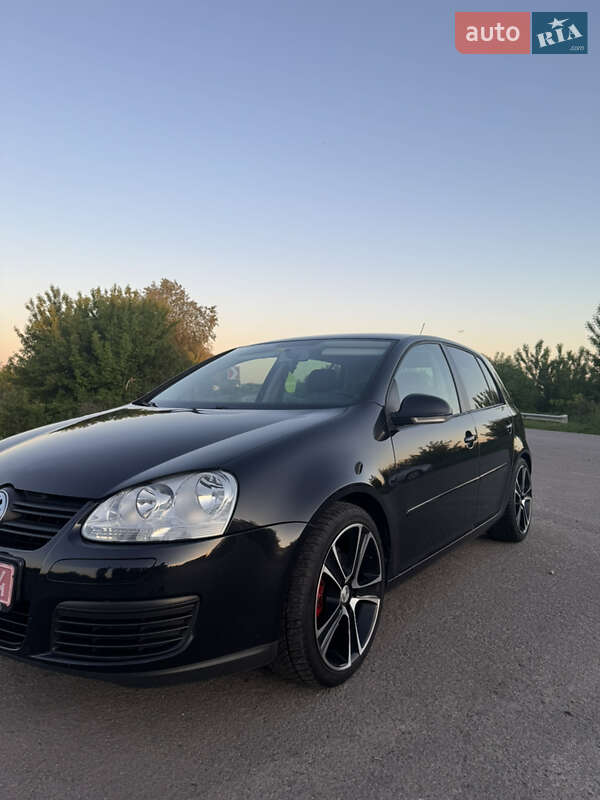 Хетчбек Volkswagen Golf 2007 в Дубні