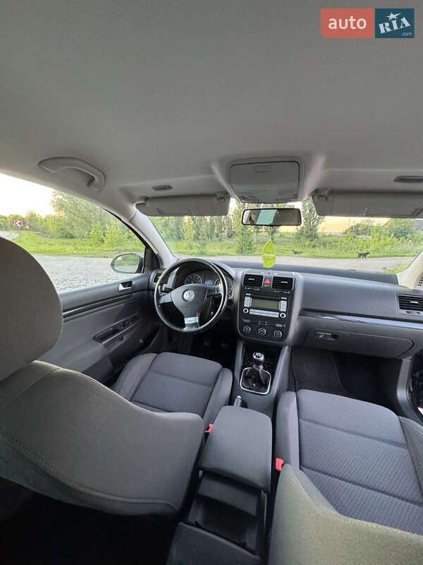 Хетчбек Volkswagen Golf 2007 в Дубні