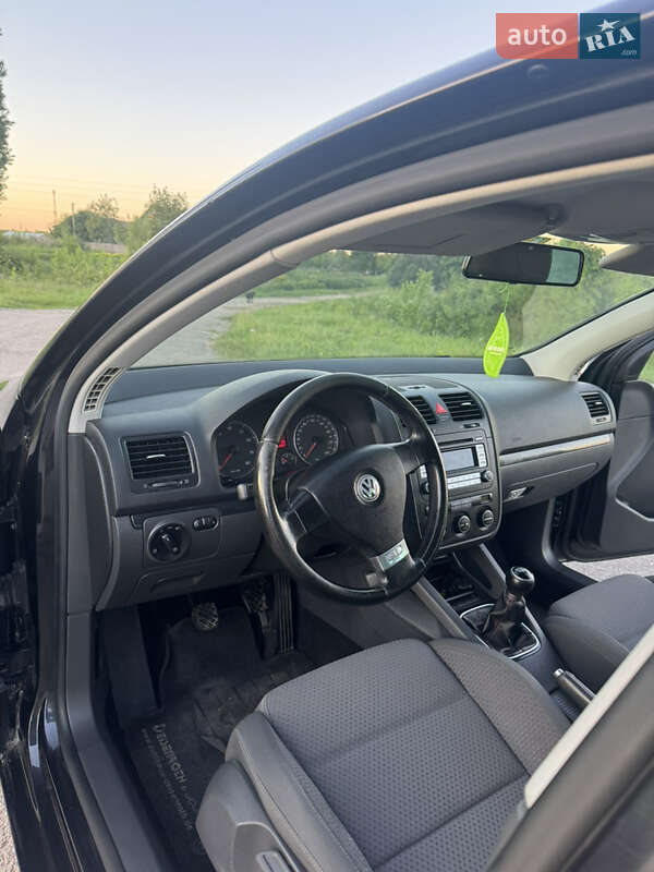 Хетчбек Volkswagen Golf 2007 в Дубні