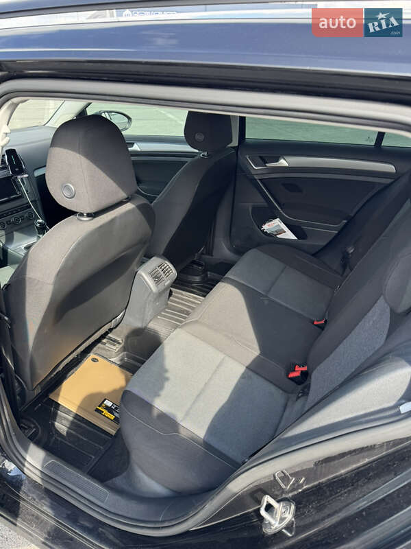 Універсал Volkswagen Golf 2015 в Львові