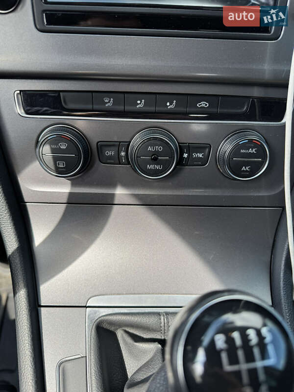 Універсал Volkswagen Golf 2015 в Львові