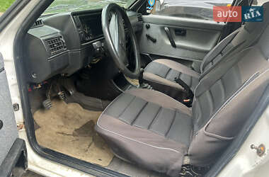 Хэтчбек Volkswagen Golf 1989 в 