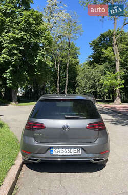 Хетчбек Volkswagen Golf 2020 в 