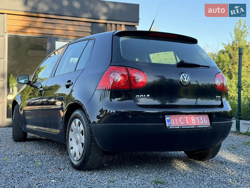 Хэтчбек Volkswagen Golf 2008 в Дрогобыче