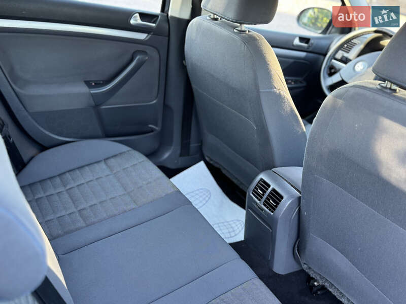 Хэтчбек Volkswagen Golf 2008 в Дрогобыче