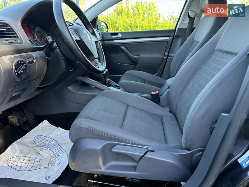 Хэтчбек Volkswagen Golf 2008 в Дрогобыче