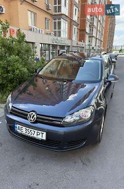 Універсал Volkswagen Golf 2010 в Дніпрі