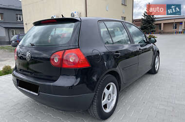 Хэтчбек Volkswagen Golf 2006 в 