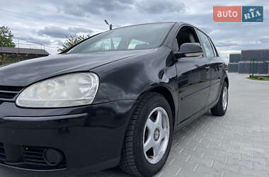 Хэтчбек Volkswagen Golf 2006 в 
