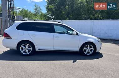 Универсал Volkswagen Golf 2010 в 