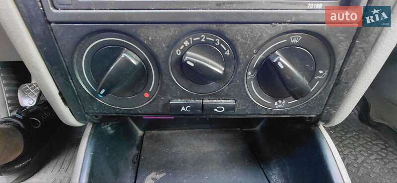 Універсал Volkswagen Golf 2000 в Обухові
