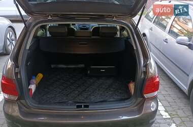 Універсал Volkswagen Golf 2011 в 