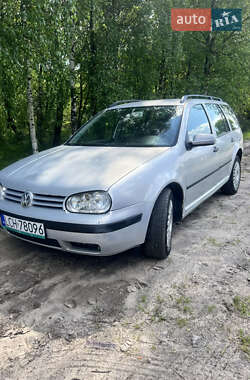 Універсал Volkswagen Golf 2003 в Сарнах