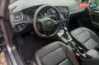 Хэтчбек Volkswagen Golf 2021 в 