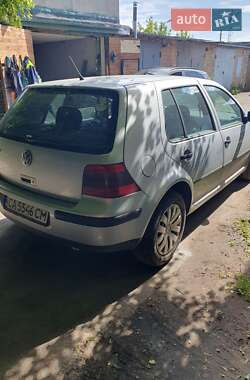 Хэтчбек Volkswagen Golf 2003 в 