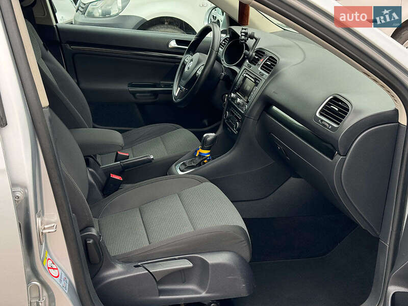 Універсал Volkswagen Golf 2011 в Вінниці