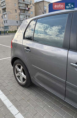 Хетчбек Volkswagen Golf 2006 в 