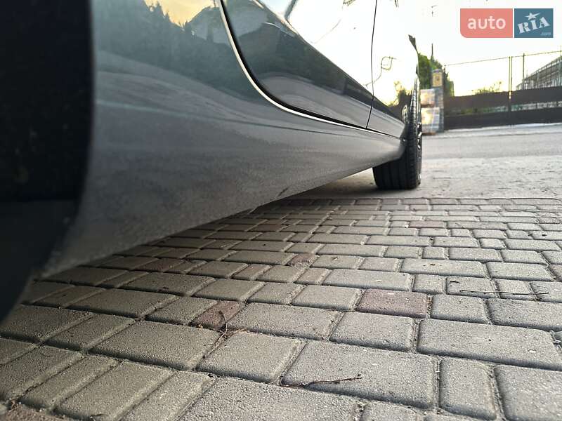 Хэтчбек Volkswagen Golf 2009 в Днепре