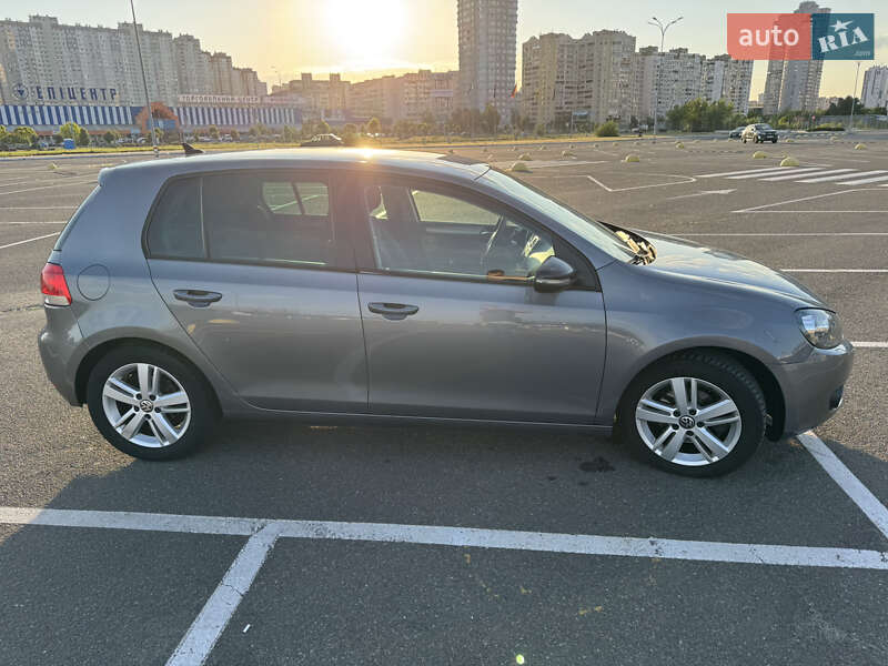 Хетчбек Volkswagen Golf 2012 в Києві