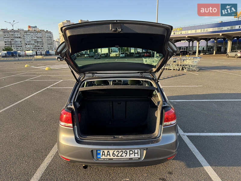 Хетчбек Volkswagen Golf 2012 в Києві