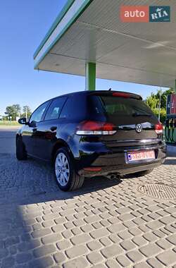 Хэтчбек Volkswagen Golf 2010 в 