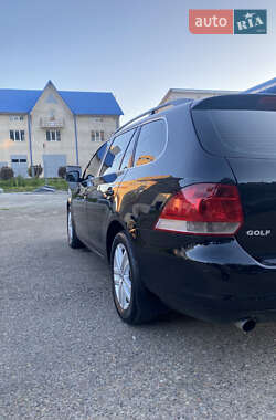 Універсал Volkswagen Golf 2010 в 