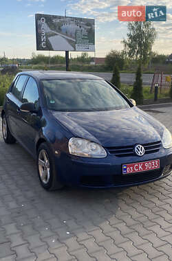 Хетчбек Volkswagen Golf 2005 в 