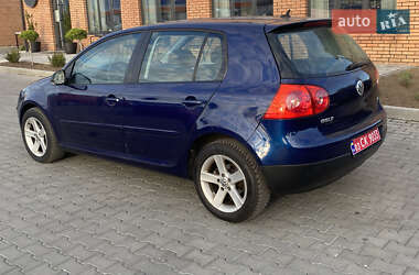 Хетчбек Volkswagen Golf 2005 в 