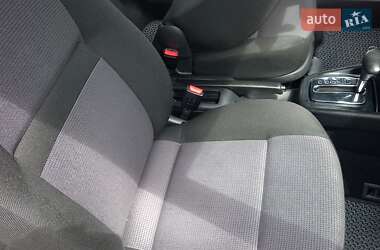 Хэтчбек Volkswagen Golf 2001 в 