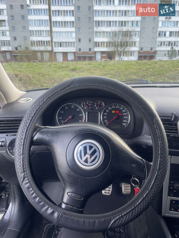 Хэтчбек Volkswagen Golf 1999 в Львове