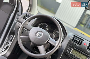 Хэтчбек Volkswagen Golf 2005 в 