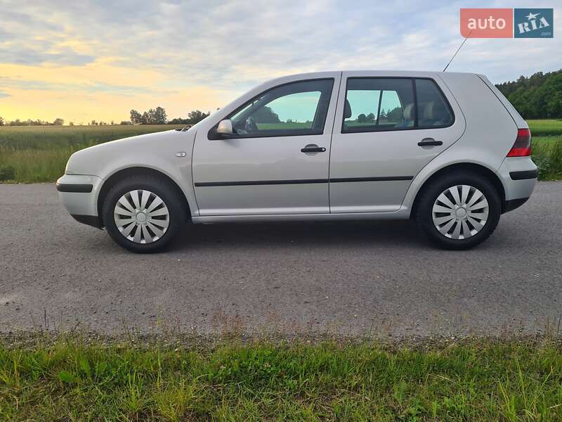 Хетчбек Volkswagen Golf 2000 в Львові