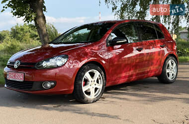 Хэтчбек Volkswagen Golf 2010 в 