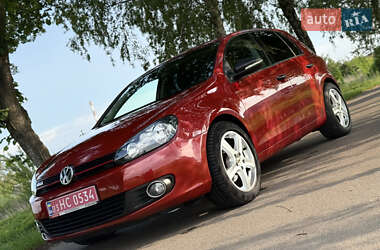 Хэтчбек Volkswagen Golf 2010 в 