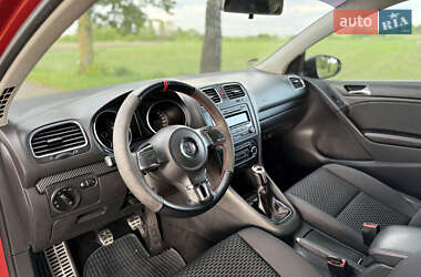 Хэтчбек Volkswagen Golf 2010 в 