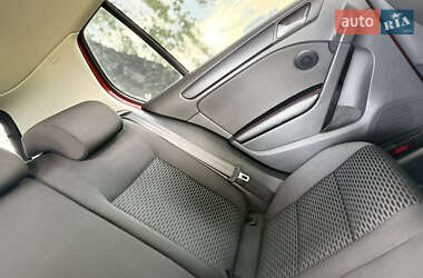 Хэтчбек Volkswagen Golf 2010 в 