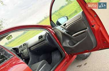 Хэтчбек Volkswagen Golf 2010 в 