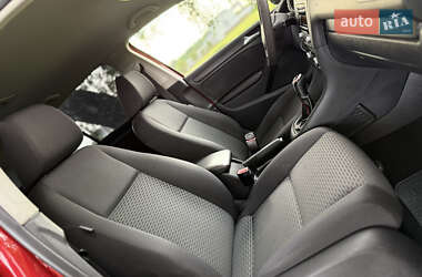 Хэтчбек Volkswagen Golf 2010 в 