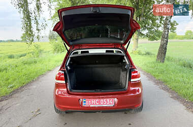 Хэтчбек Volkswagen Golf 2010 в 