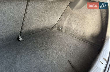 Хэтчбек Volkswagen Golf 2010 в 