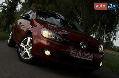 Хэтчбек Volkswagen Golf 2010 в 